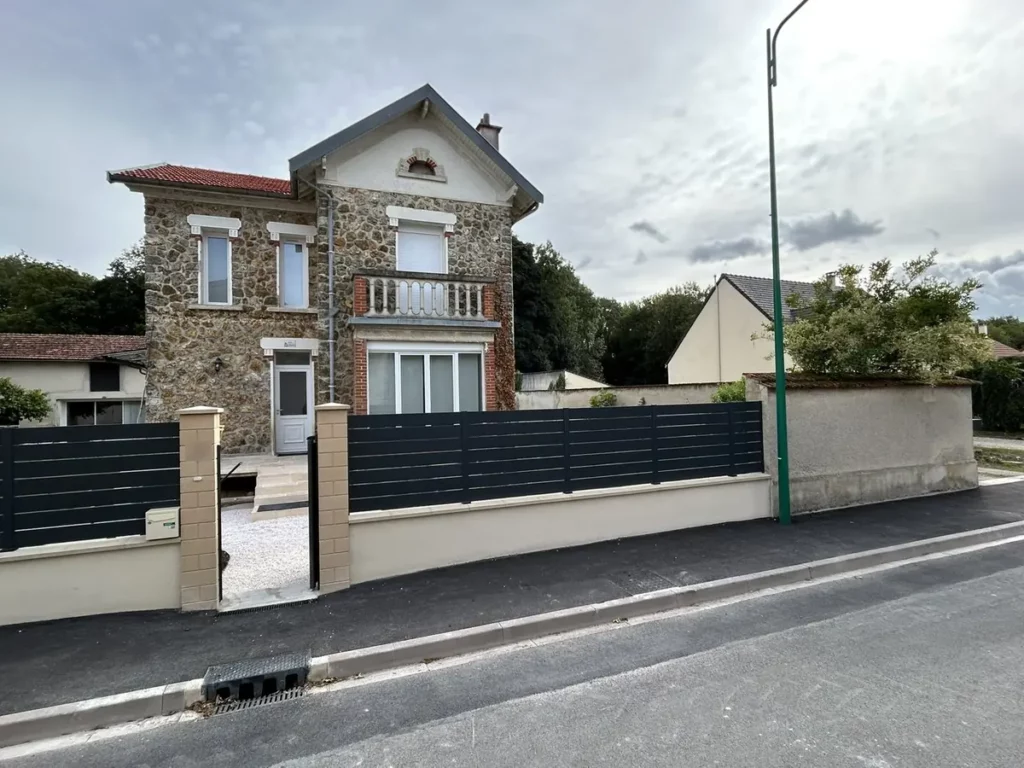 La maison avant le projet, vue depuis la rue